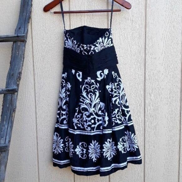 WHBM Dress Convertible Fit & Flare Tea Length Scroll Floral Print Black Sz 0 - Picture 2 of 8